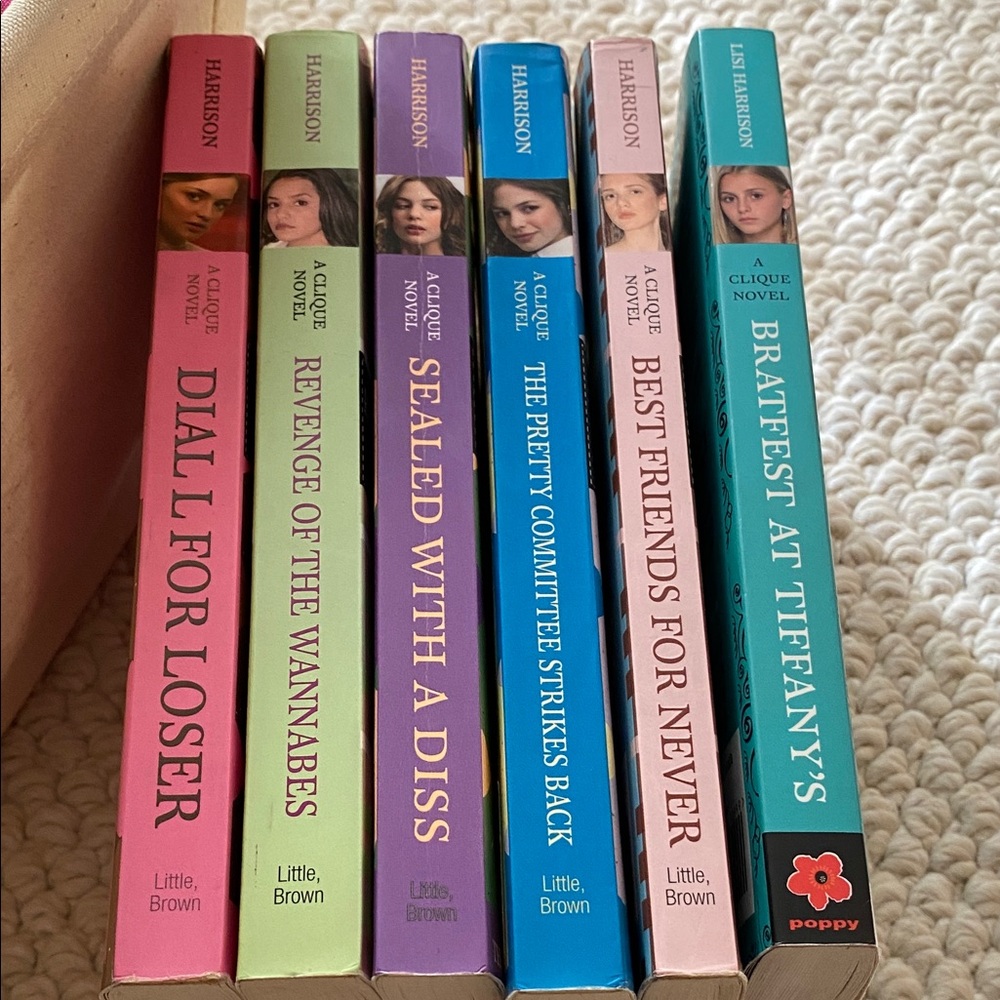 Set of 6 Lisi Harrison’s Book